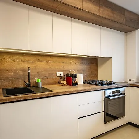 Urban Plaza Alpine Escape With Free Parking, Balcony, Washer & Dryer Apartment