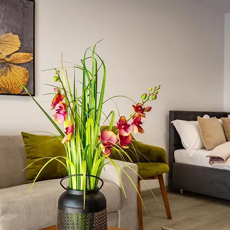 Urban Plaza Alpine Escape With Free Parking, Balcony, Washer & Dryer Apartment