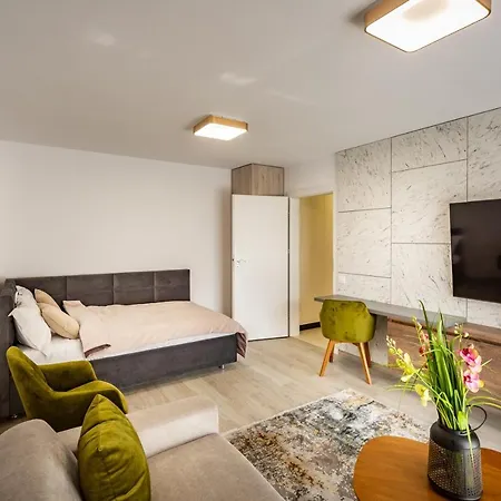 Apartment Urban Plaza Alpine Escape With Free Parking, Balcony, Washer & Dryer *